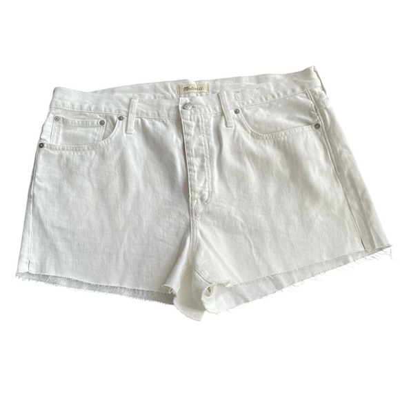 NWOT Madewell button fly white shorts. Raw hem. High rise. Size 32. - Picture 3 of 6
